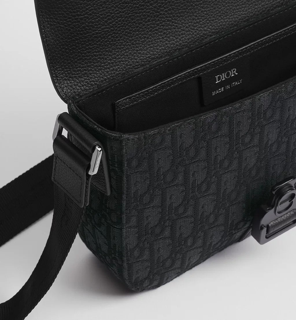 Oblique Saddle Messenger — Black